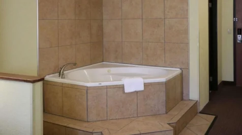 quality-inn-evansville-eastland-area-main-hero