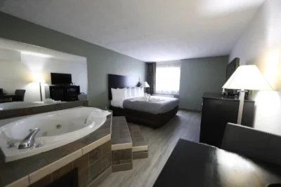 quality-inn-suites-mattoon-main-hero