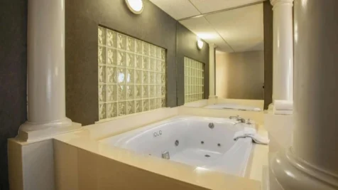 quality-inn-suites-st-charles-west-chicago-main-hero