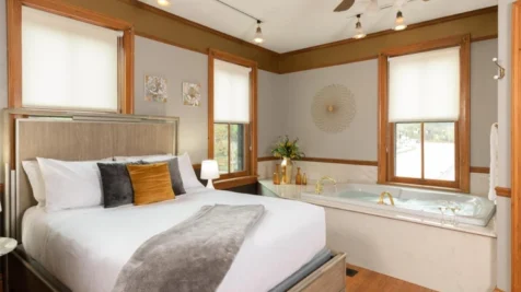 riverboat-suites-main-hero