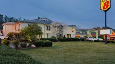 Super 8 by Wyndham Lancaster – Lancaster